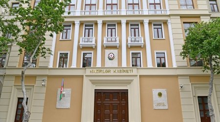 Nazirlər Kabineti şagirdlərin geyim formasını təsdiqləyib