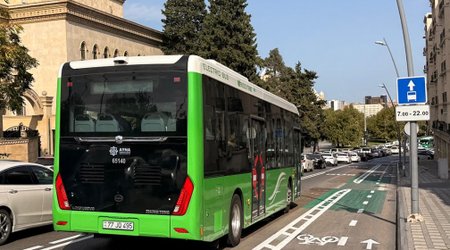 AYNA организовала выделенные полосы для общественного транспорта на двух улицах Баку