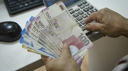 Azerbaijan’s positive money transfer balance exceeds $750 million