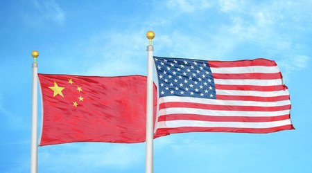 США и Китай договорились создать "канал связи" по инцидентам в сфере ИИ