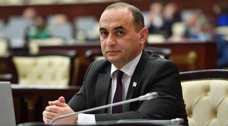 Ceyhun Məmmədov süni intellekt və sosial media ilə bağlı ayrıca qanunlar təklif edib