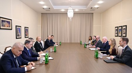 Prezident Birləşmiş Krallığın müdafiə üzrə dövlət nazirini qəbul edib