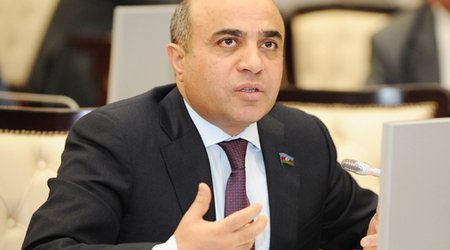 Azay Quliyev qanunsuz tapşırıqdan imtina edən dövlət qulluqçularının qorunmasını təklif edib