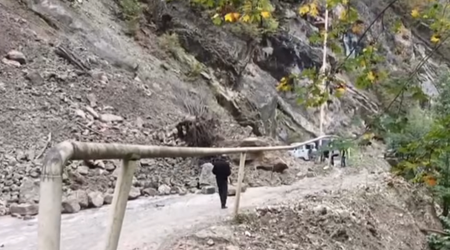 Quba-Xınalıq yolunda sürüşmə baş verib, hərəkət dayanıb - Video
