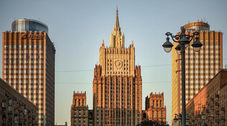Россия высылает дипломатов Венгрии: Две недели на выезд