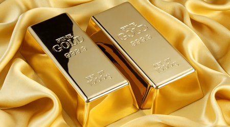Золото дешевеет 2 октября на фоне укрепления доллара