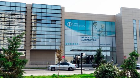 Abşeron xəstəxanasında baş həkimin müavini bıçaqlanıb, şübhəli saxlanılıb