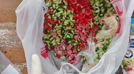 В Бейлагане школьники отравились салатом