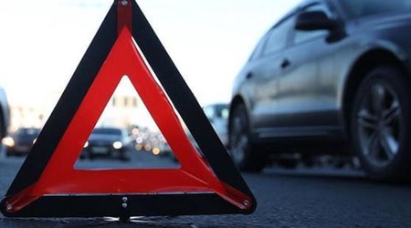 Sumqayıtda sərnişin avtobusu minik avtomobili ilə toqquşub: xəsarət alanlar var