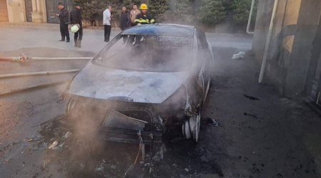 В Гарадагском районе сожгли автомобиль директора школы