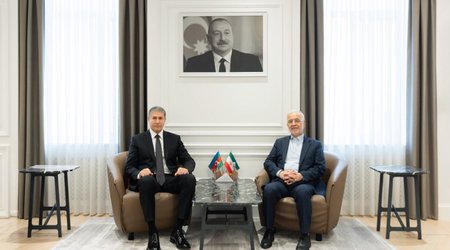 Vilayət Eyvazov iranlı həmkarı ilə görüşüb
