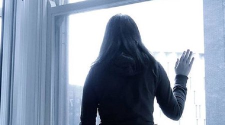 Sabunçuda psixotrop maddə qəbul edən şagird məktəbdə intihara cəhd edib