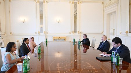 İlham Əliyev Şri-Lankanın xarici işlər, xarici məşğulluq və turizm nazirini qəbul edib