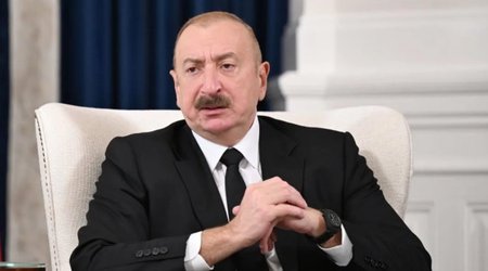 President Ilham Aliyev awards 'Taraggi' medals to Paralympians
