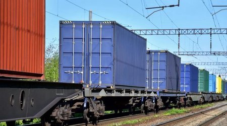 Azərbaycan ərazisi ilə 12 milyon tondan çox tranzit yük daşınıb