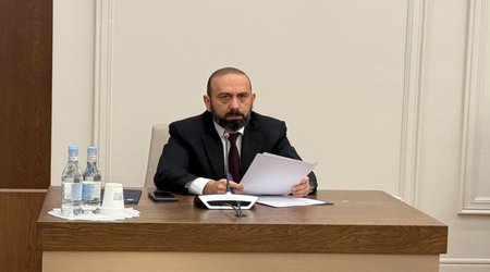 Mirzoyan: TRIPP dəmir yolunda sərnişin daşımaları olacaq