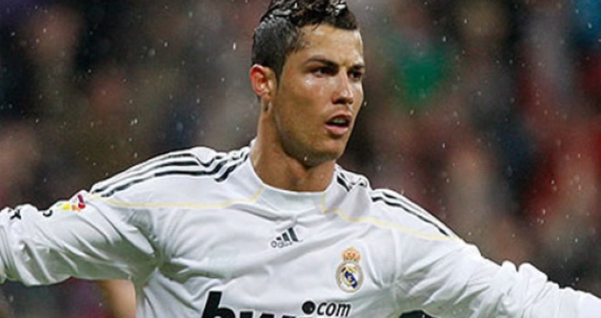 "Real" Ronaldonun ayaqlarını sığortaladı "Real" Ronaldonun ayaqlarını sığortaladı