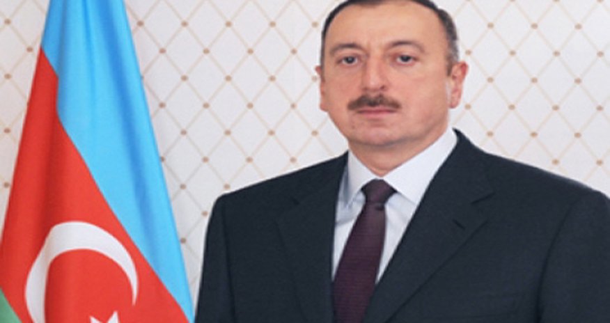 İlham Əliyev dövlət xalça muzeyində olub İlham Əliyev dövlət xalça muzeyində olub