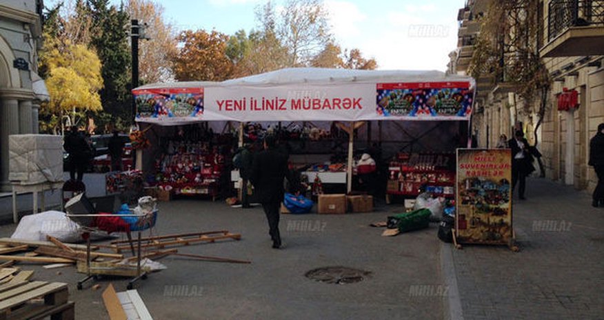 “Torqovıy” bazara çevrildi - FOTO “Torqovıy” bazara çevrildi - FOTO