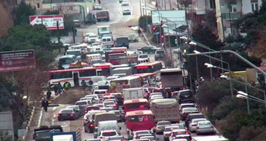Bakıda mərkəzi küçə bağlandı Bakıda mərkəzi küçə bağlandı