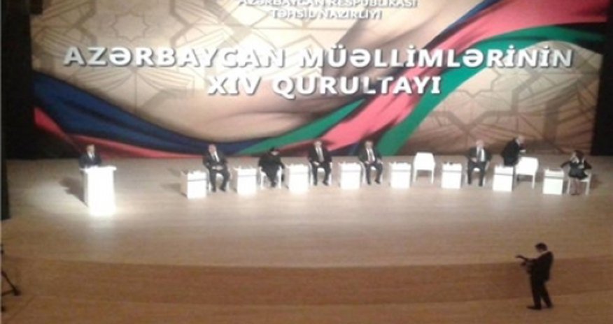 Azərbaycan müəllimləri qətnamə qəbul etdi Azərbaycan müəllimləri qətnamə qəbul etdi