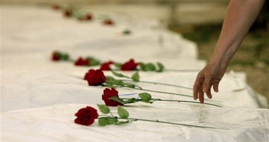 Kosovolu albanların kütləvi məzarlığı aşkarlanıb Kosovolu albanların kütləvi məzarlığı aşkarlanıb