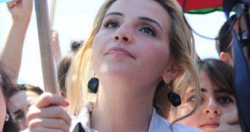 İsa Qəmbərin xanım müşaviri partiyadan istefa verdi İsa Qəmbərin xanım müşaviri partiyadan istefa verdi