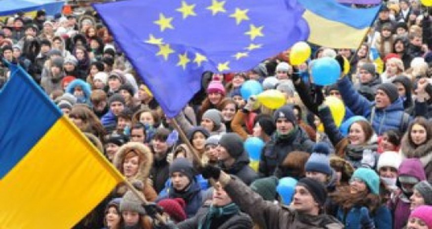 «Народное вече» вновь проходит на Майдане в Киеве «Народное вече» вновь проходит на Майдане в Киеве