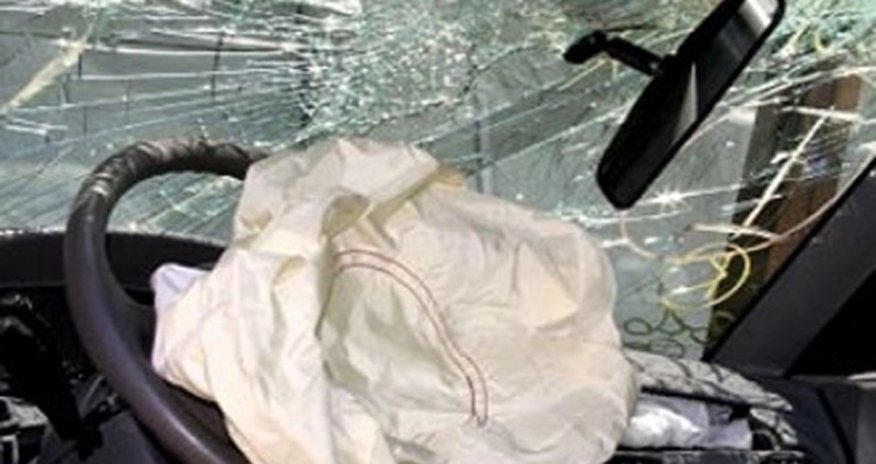 В Азербайджане военнослужащие попали в аварию, три человека ранены В Азербайджане военнослужащие попали в аварию, три человека ранены