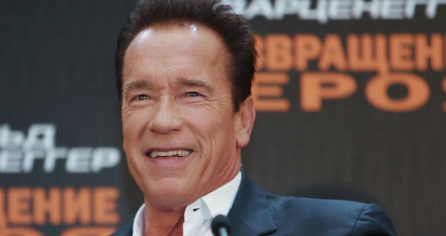 Шварценеггер рекламирует пиво Шварценеггер рекламирует пиво