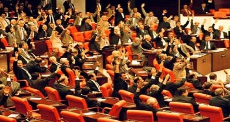 Драка в турецком парламенте -ВИДЕО Драка в турецком парламенте -ВИДЕО