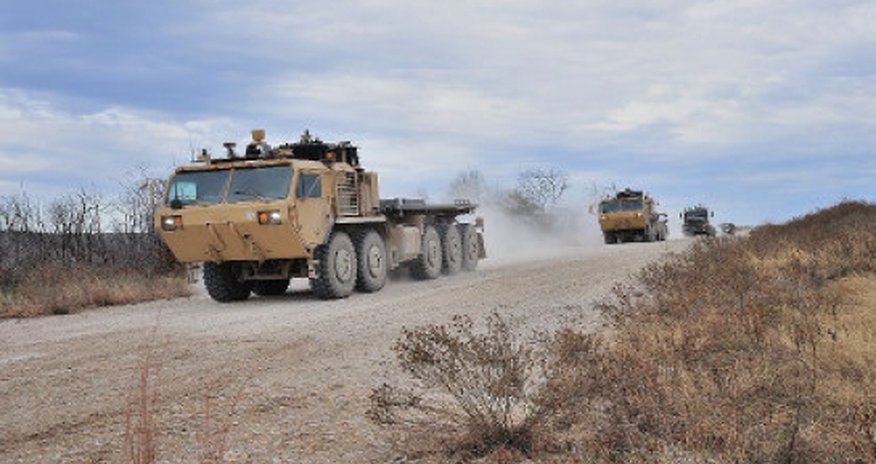 Американские военные испытали автоколонну без водителей Американские военные испытали автоколонну без водителей
