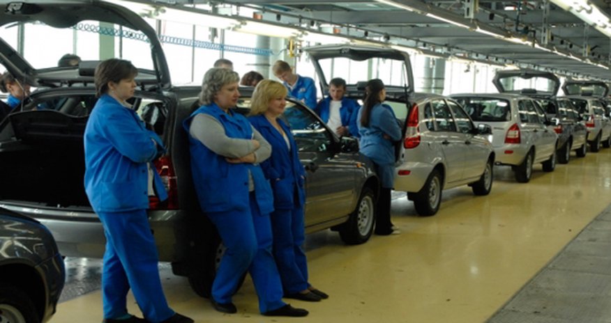 "АвтоВАЗ" сокращает 1,5 тыс. работников "АвтоВАЗ" сокращает 1,5 тыс. работников