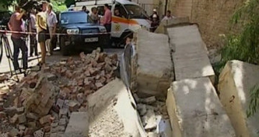 В Губе обвалились два дома В Губе обвалились два дома