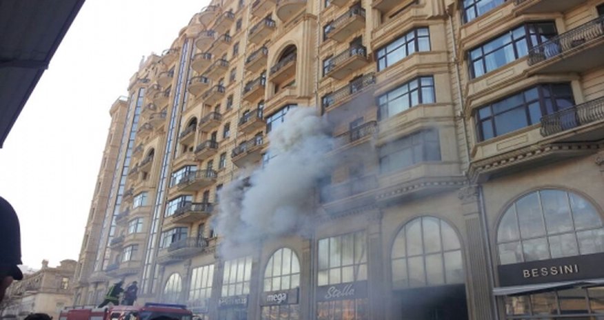 Станция метро "Сахиль" остановила прием пассажиров Станция метро "Сахиль" остановила прием пассажиров