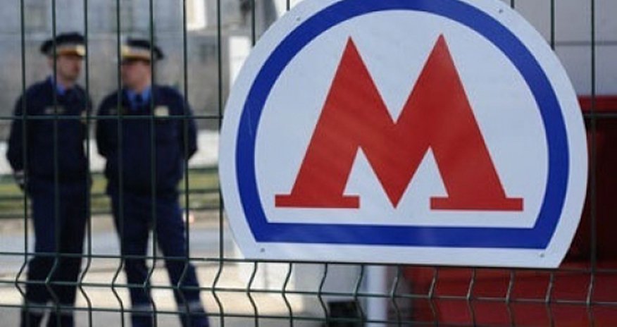 Metroda ticarət obyektlərini sökməyə başladılar Metroda ticarət obyektlərini sökməyə başladılar