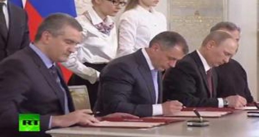 Подписан договор о включении Крыма в состав России Подписан договор о включении Крыма в состав России