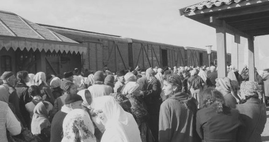 Расисты заставляют татар покинуть Крым Расисты заставляют татар покинуть Крым