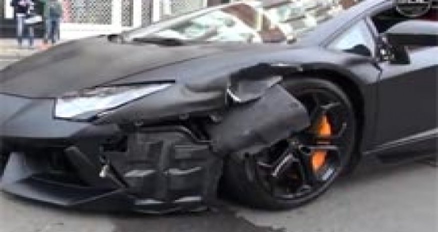 Lamborghini за полмиллиона долларов разбился - ВИДЕО Lamborghini за полмиллиона долларов разбился - ВИДЕО