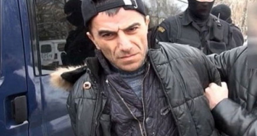 За покушение на Альберта Рыжего задержан родственник Лоту Гули За покушение на Альберта Рыжего задержан родственник Лоту Гули