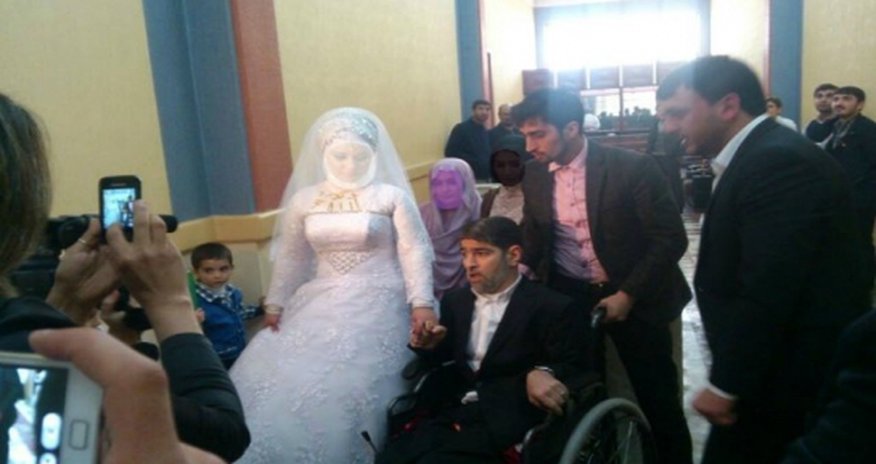 Bakıda qeyri-adi toy - FOTO Bakıda qeyri-adi toy - FOTO