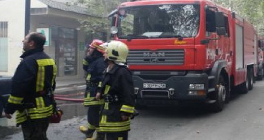В Баку в новостройке произошел пожар В Баку в новостройке произошел пожар