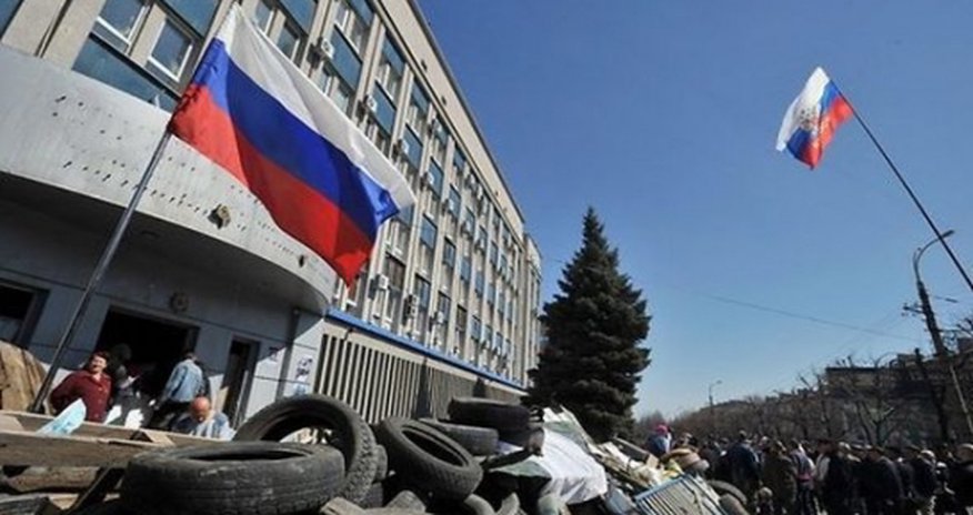 Еще в одном городе Украины поднят российский флаг Еще в одном городе Украины поднят российский флаг