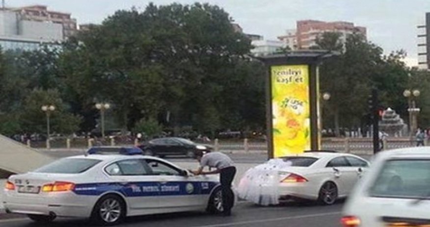 Дорожная полиция Баку начала штрафовать свадебные авто Дорожная полиция Баку начала штрафовать свадебные авто