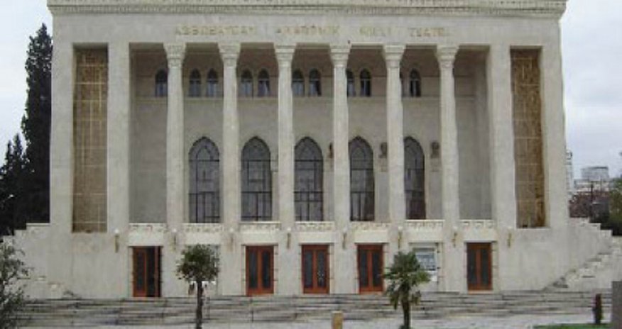“Burdan min atlı keçdi” tamaşasının məşqlərinə başlanıldı “Burdan min atlı keçdi” tamaşasının məşqlərinə başlanıldı
