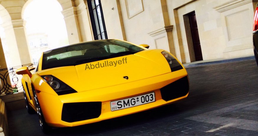 В Баку замечен желтый суперкар Lamborghini - ВИДЕО В Баку замечен желтый суперкар Lamborghini - ВИДЕО