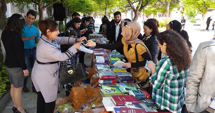 Lənkəranda kitab sərgisi - FOTO Lənkəranda kitab sərgisi - FOTO