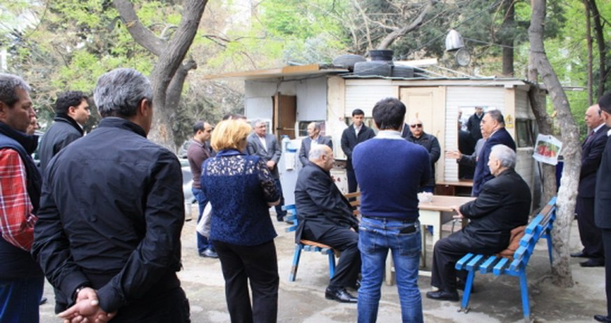 Asim Mollazadə Nəsimi rayonunun seçiciləri ilə görüşüb - FOTO Asim Mollazadə Nəsimi rayonunun seçiciləri ilə görüşüb - FOTO
