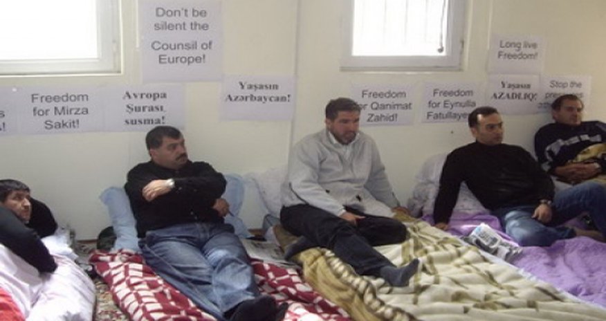В Азербайджане опошлили голодовку, как способ протеста В Азербайджане опошлили голодовку, как способ протеста