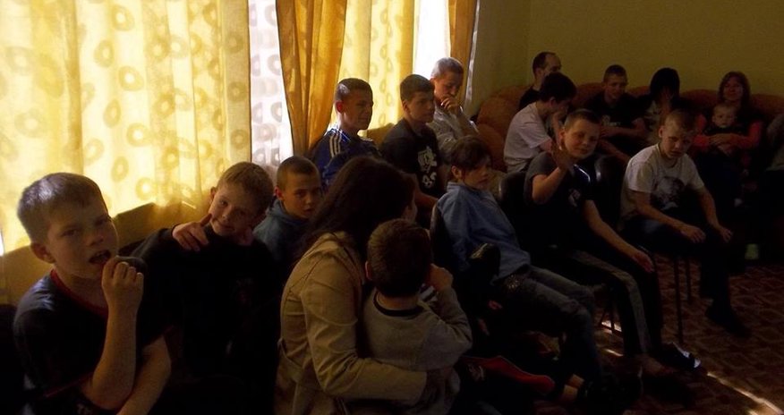 Ukraynada uşaq evi ziyarət olunub - FOTO Ukraynada uşaq evi ziyarət olunub - FOTO
